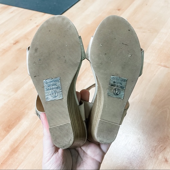 Soda Beige Double Strap Chelsea Wedge Ankle Strap Dress Shoes Toddler Girls 12 - Picture 9 of 9